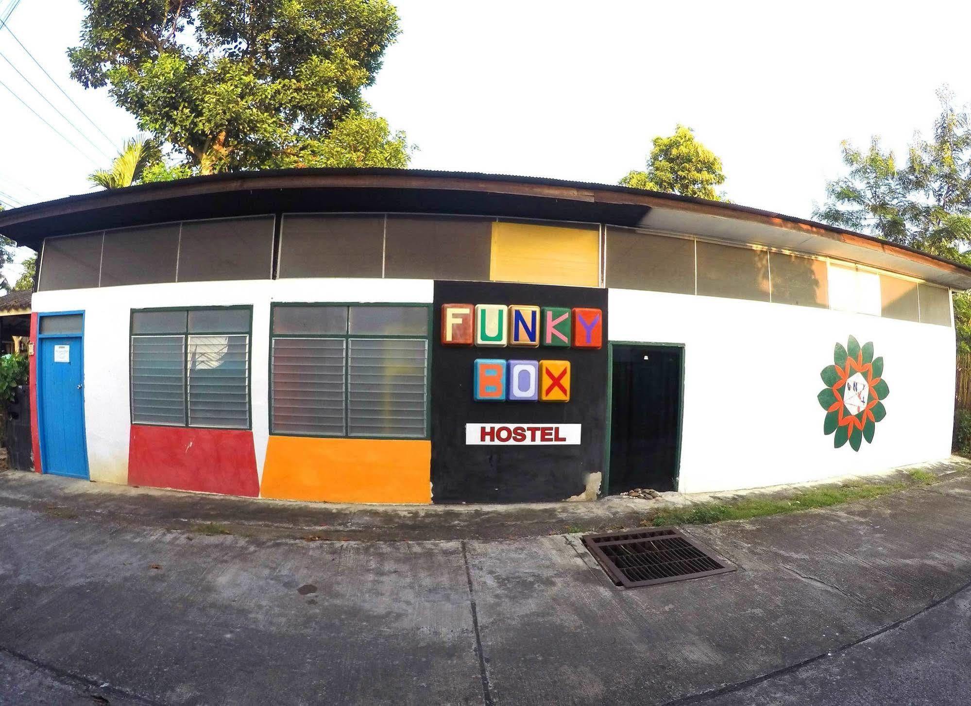Funky Box Hostel 치앙콩 외부 사진